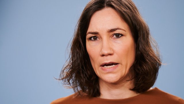 Familienministerin Spiegel entschuldigt sich für Urlaub nach der Flut