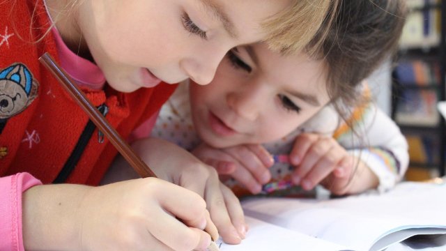 Landeselternsprecher übergibt Petition für Raumlüfter in Schulen
