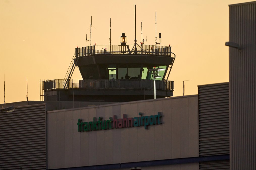 Insolventer Flughafen Hahn stellt Personal ein