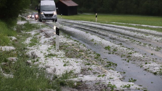 Stadt Neuwied ruft nach schweren Unwetterschäden zur besonderen Vorsicht auf