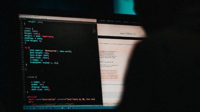 Um Millionen geprellt: Großer Online-Betrugsprozess beginnt