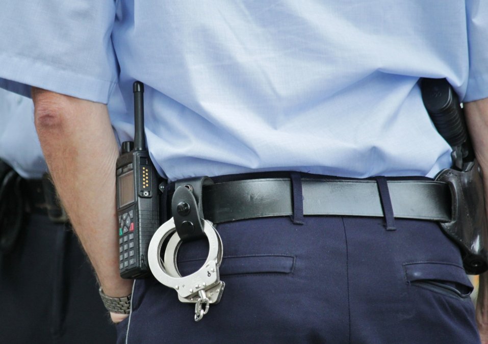 Zwei Verdächtige nach Geldautomatensprengung festgenommen Zwei Verdächtige nach Geldautomatensprengung festgenommen