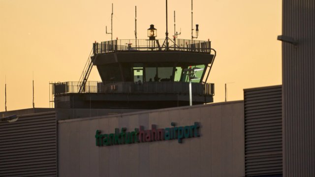 Insolventer Flughafen Hahn stellt Personal ein