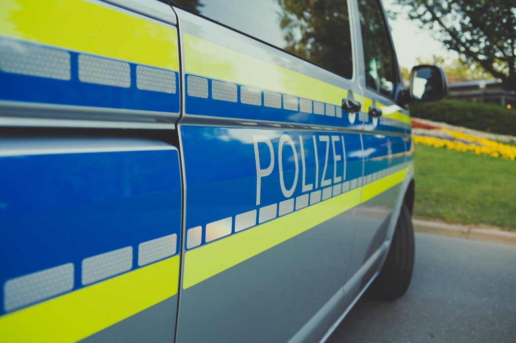 Westerwald: Frau randaliert in Arztpraxis und tritt Polizei ins Gesicht Westerwald: Frau randaliert in Arztpraxis und tritt Polizei ins Gesicht