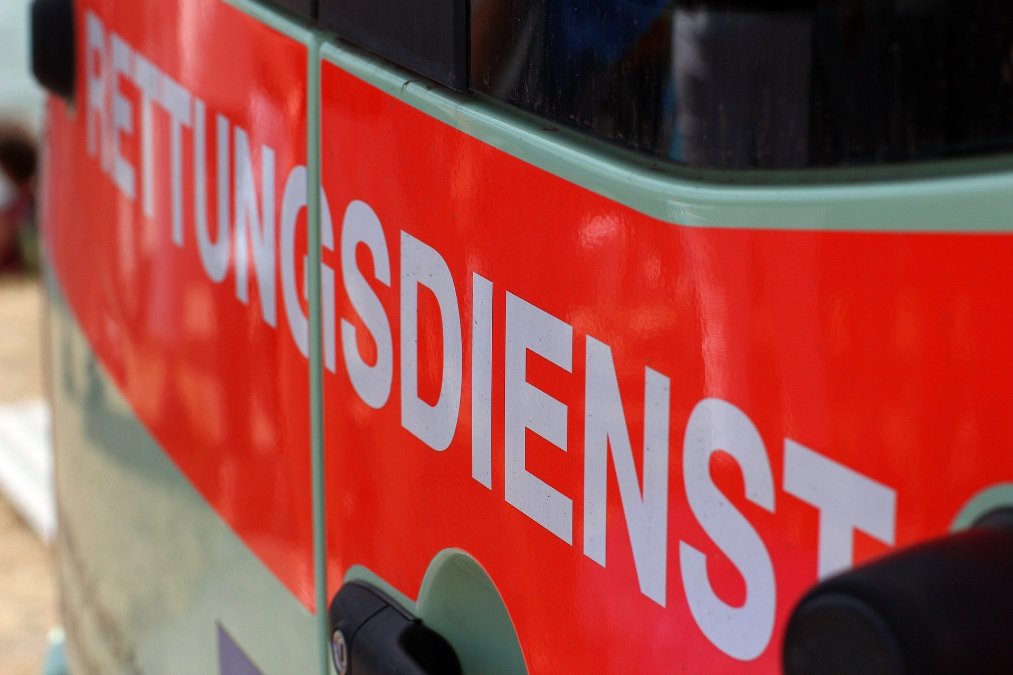 Zugpersonal bei Junggesellenabschied attackiert Zugpersonal bei Junggesellenabschied attackiert