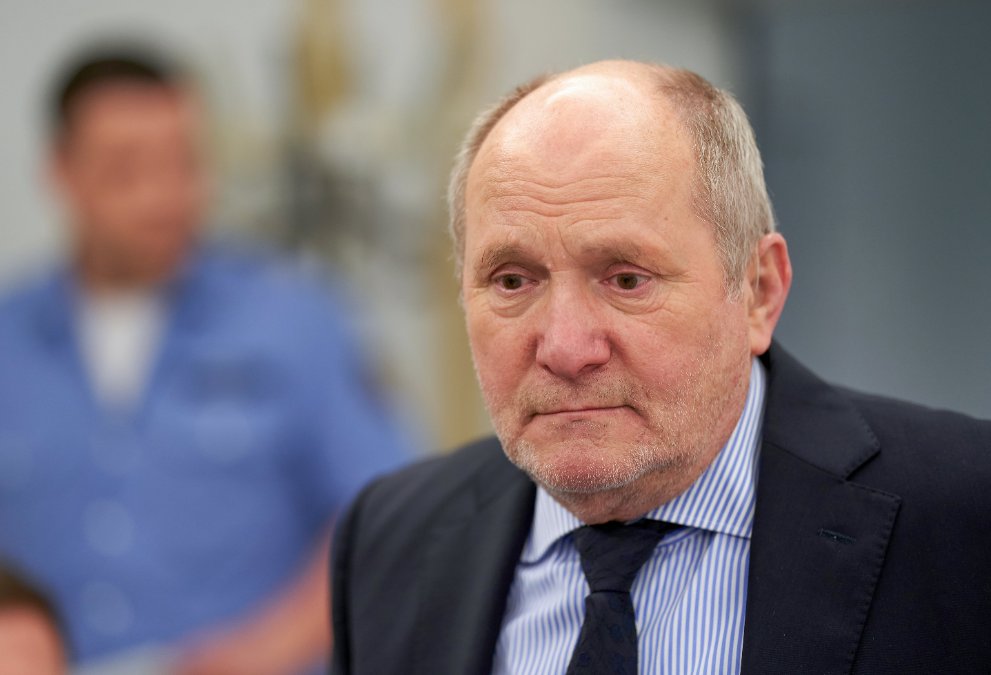Ex-Minister Deubel zahlt 40.000 Euro bei außergerichtlichem Vergleich Ex-Minister Deubel zahlt 40.000 Euro bei außergerichtlichem Vergleich