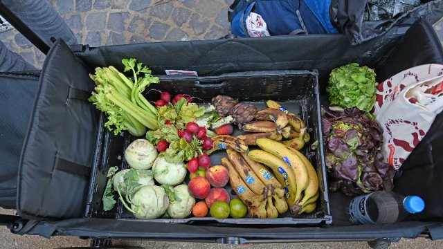 Lebensmittelretter im Einsatz - Foodsharing-Netz gegen Verschwendung