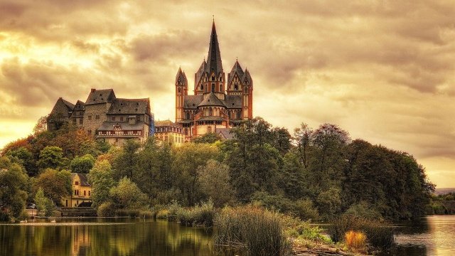 Bistümer Mainz und Limburg planen gemeinsames Kirchengericht