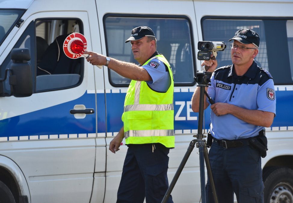 Handy-Blitzer: Erste Verstöße bei Pilotprojekt erfasst Handy-Blitzer: Erste Verstöße bei Pilotprojekt erfasst