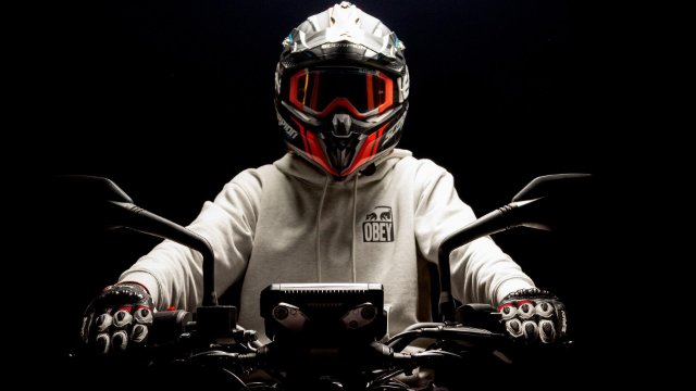 Zwei Motorradfahrer erleiden schwerste Verletzungen bei Zusammenstoß