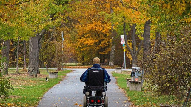 Fahrerflucht mit elektrischem Rollstuhl