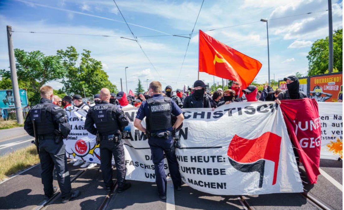 Bunter Protest in Mainz gegen Rechtsextremismus Bunter Protest in Mainz gegen Rechtsextremismus