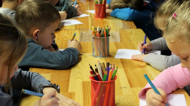 Studie: Tausende Erzieherinnen fehlen bis 2030 in Rheinland-Pfalz