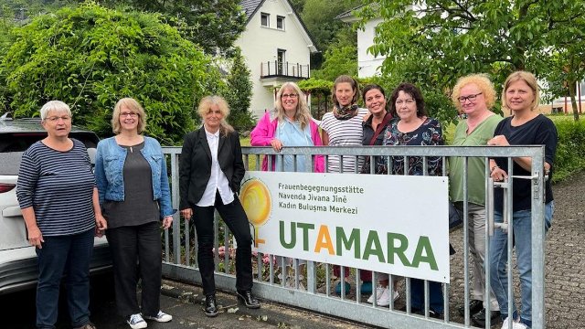 Interkulturelle Kreativ- und Themencafés für Mütter und Mädchen im gesamten Landkreis 