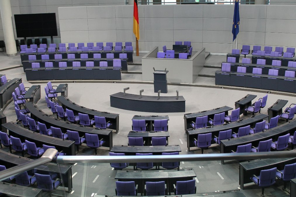 Kommunikation der Behörden und Einsatzkräfte im Katastrophenfall muss dringend verbessert werden! Kommunikation der Behörden und Einsatzkräfte im Katastrophenfall muss dringend verbessert werden!