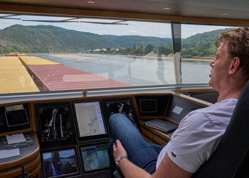 Trip um die Loreley - Binnenschiffer kämpfen mit Niedrigwasser Trip um die Loreley - Binnenschiffer kämpfen mit Niedrigwasser