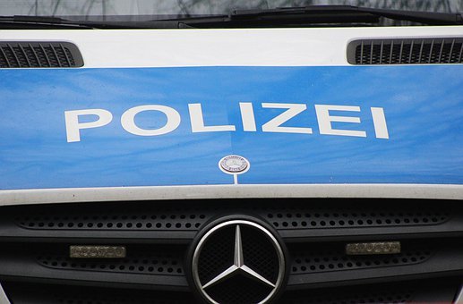 Polizei verfolgt Geldautomaten-Sprenger 80 Kilometer lang Polizei verfolgt Geldautomaten-Sprenger 80 Kilometer lang