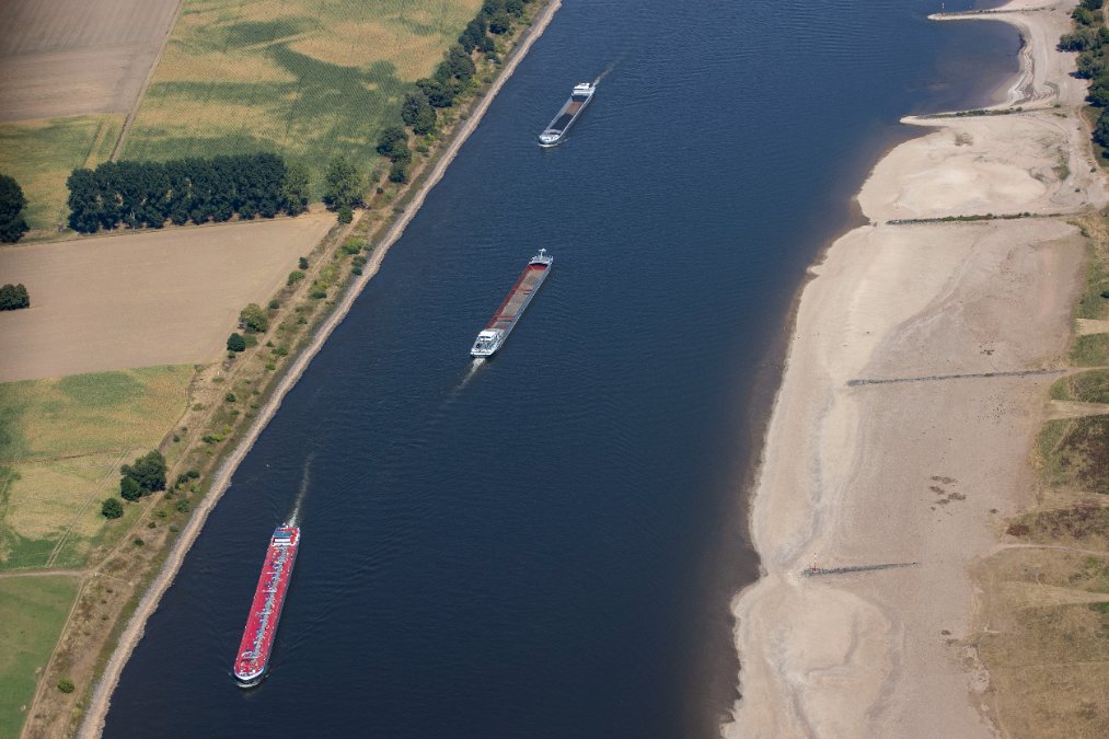 Behörde: Einstellung des Schiffsverkehrs auf Rhein unwahrscheinlich