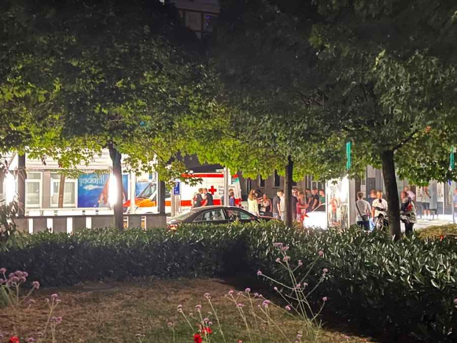 Görresplatz: Zeugen nach Schlägerei an Rhein in Flammen gesucht Görresplatz: Zeugen nach Schlägerei an Rhein in Flammen gesucht