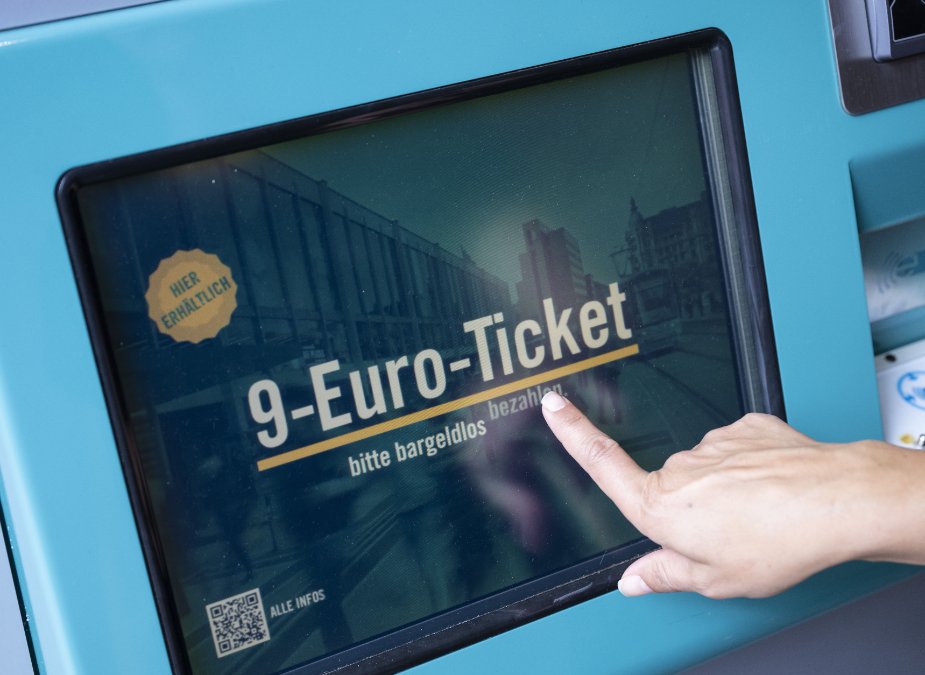 Ministerien bewerten 9-Euro-Ticket positiv