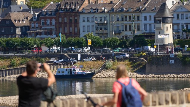 Rhein-Schifffahrt: Pegel bei Kaub unverändert bei 34