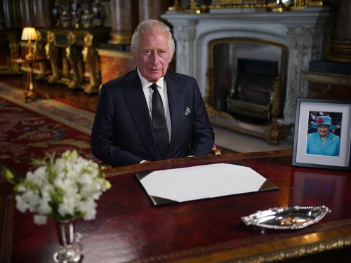 König Charles III. verspricht wie die Queen lebenslangen Dienst König Charles III. verspricht wie die Queen lebenslangen Dienst