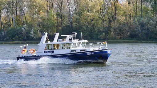 Tankschiff wurde freigeschleppt  
