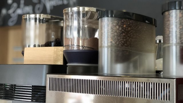 Kaffeevollautomat von der Straße entwendet