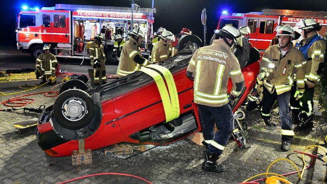 Feuerwehr der Verbandsgemeinde Weißenthurm absolviert erfolgreich Großübung