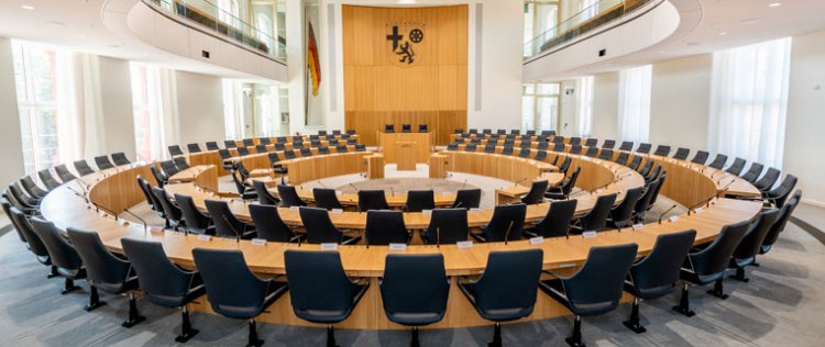 Landtag diskutiert über Geburtshilfe in Rheinland-Pfalz