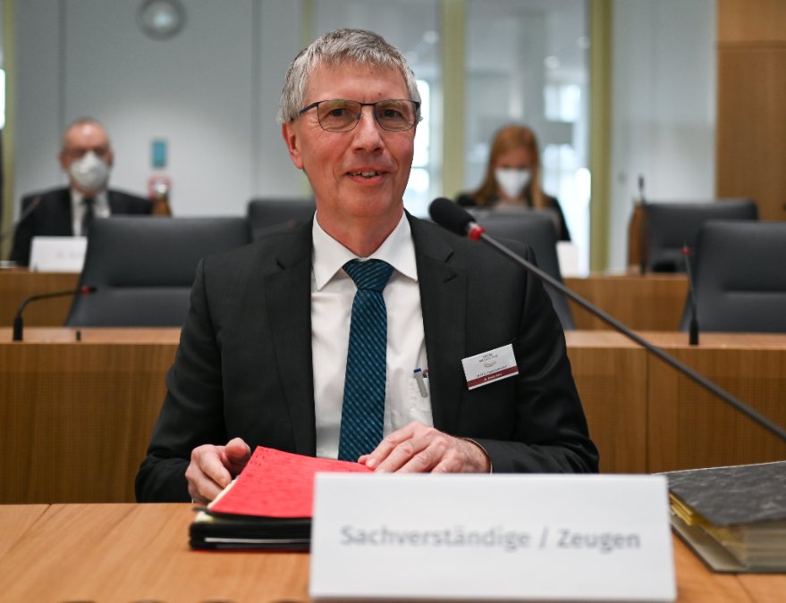 U-Ausschuss zur Flutkatastrophe befragt erneut Staatssekretär U-Ausschuss zur Flutkatastrophe befragt erneut Staatssekretär