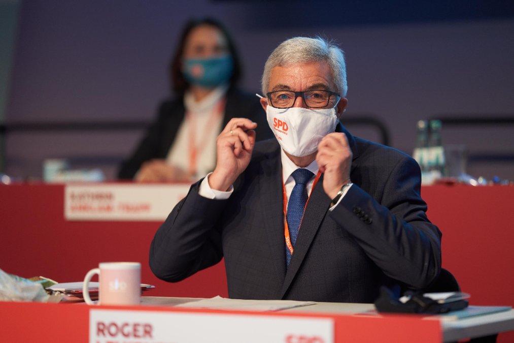 Innenminister Roger Lewentz erklärt Rücktritt Innenminister Roger Lewentz erklärt Rücktritt