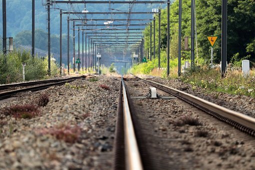 Gericht: Bahn muss Hunsrückquerbahn zum Flughafen Hahn instandsetzen 