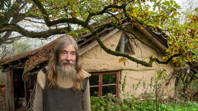 Seit 32 Jahren ohne Strom und Wasser: Der Mann im Wald
