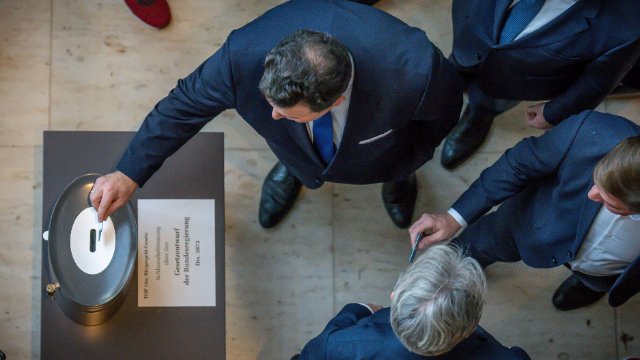 Arbeitsminister Heil verteidigt Bürgergeld-Reform im Bundestag 