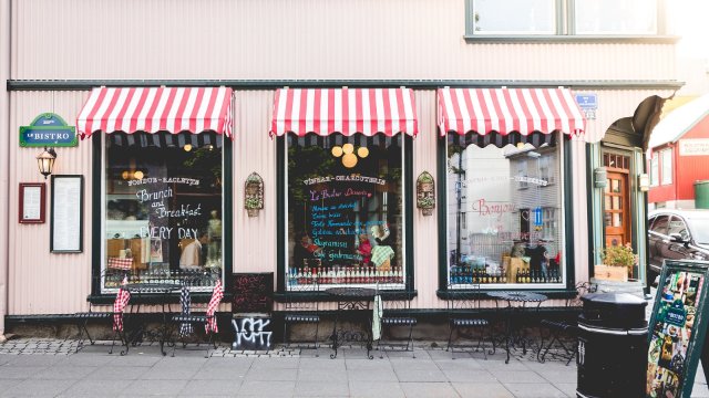 Einzelhandel trotz widriger Umstände zufrieden mit Weihnachtsgeschäft