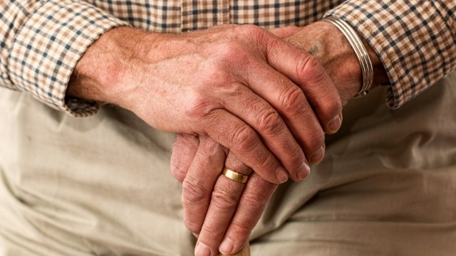 Senior ohne Lebensmittel: Polizei plündert Kaffeekasse