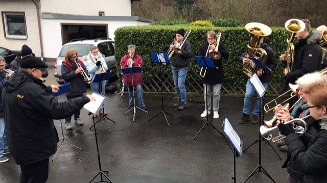 Posaunenchor an Heiligabend unterwegs