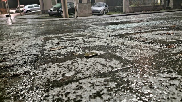 Bus und Bahn stehen still, Schulen sagen Unterricht ab - Glatteis legt Rheinland-Pfalz lahm