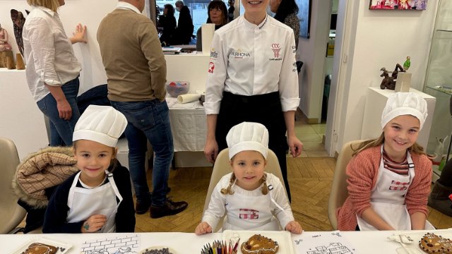 Kinder schufen mit der besten deutschen Konditorin Rowena Redwanz ganz persönliche Lebkuchenhäuser 