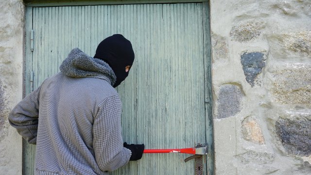 Einbrecher stehlen Schmuck im Wert von 100 000 Euro