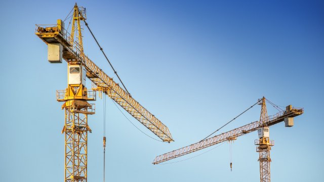 Bundesstraße wegen umgestürzten Krans gesperrt