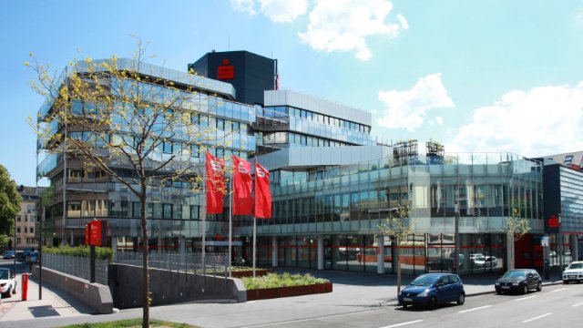 Sparkasse Koblenz schließt Geschäfts- und SB-Stellen über Nacht