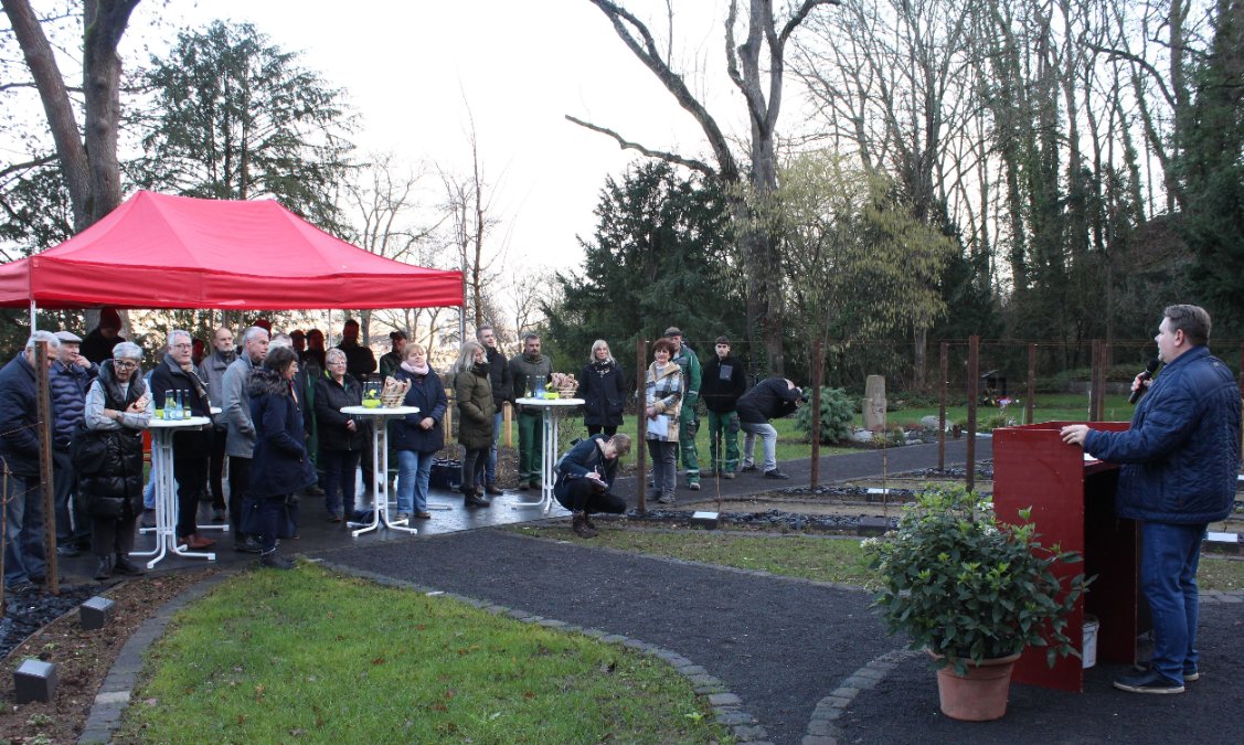 Koblenz: Hauptfriedhof bietet Bestattung unter Weinreben an Koblenz: Hauptfriedhof bietet Bestattung unter Weinreben an