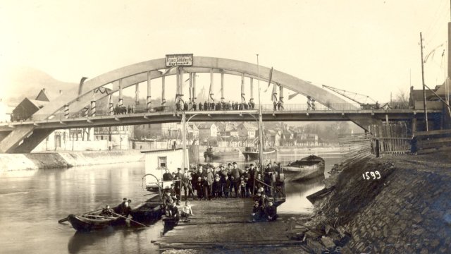 Zweite Verkehrsbrücke über die Lahn in sechs Monaten errichtet 