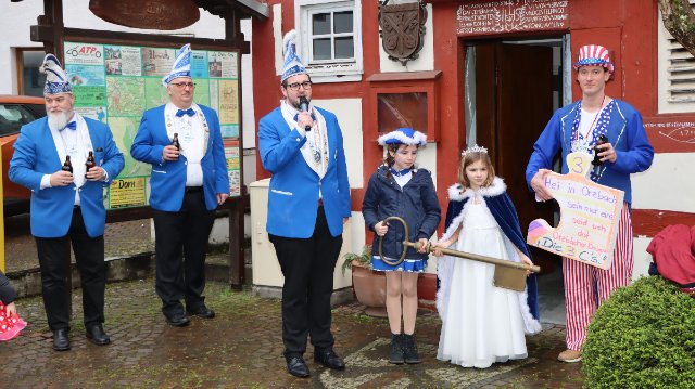 Das Backes in Arzbach war fest in närrischer Hand
