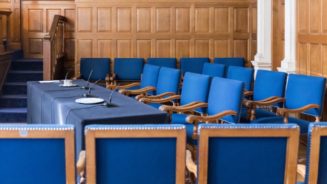 Koblenz: Mutmaßliche jesidische Ex-Sklavin erkennt in IS-Prozess Angeklagte