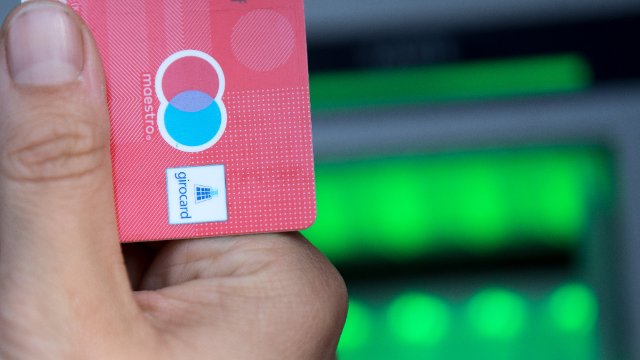 Rekordwerte beim bargeldlosen Bezahlen mit der Girocard