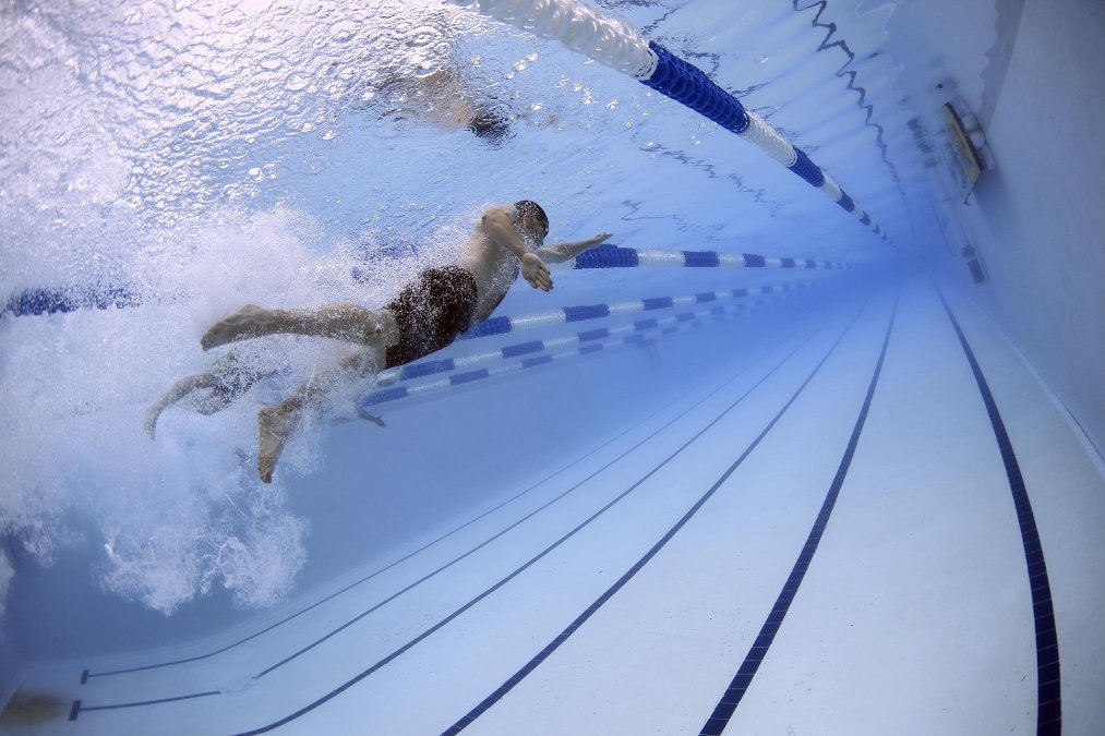 Einige Schwimmbäder erhöhen Wassertemperaturen wieder