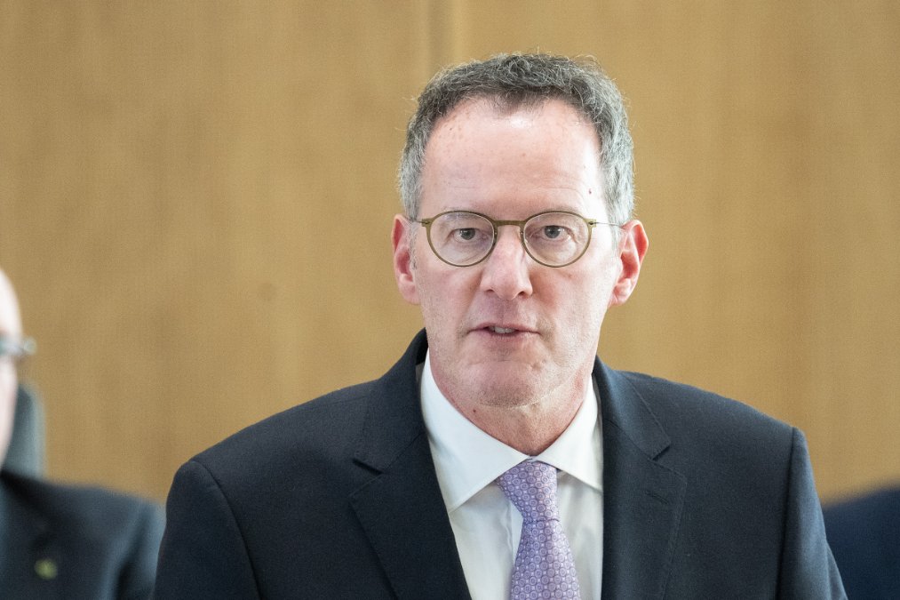 Ebling: Wiedereinstieg des Landes in Flughafen Hahn "abwegig" Ebling: Wiedereinstieg des Landes in Flughafen Hahn "abwegig"